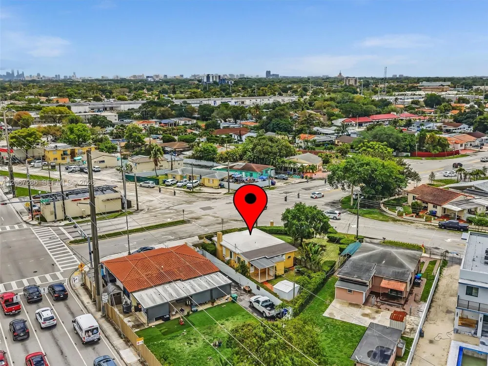 10 SW 72nd Ave Miami, FL 33144