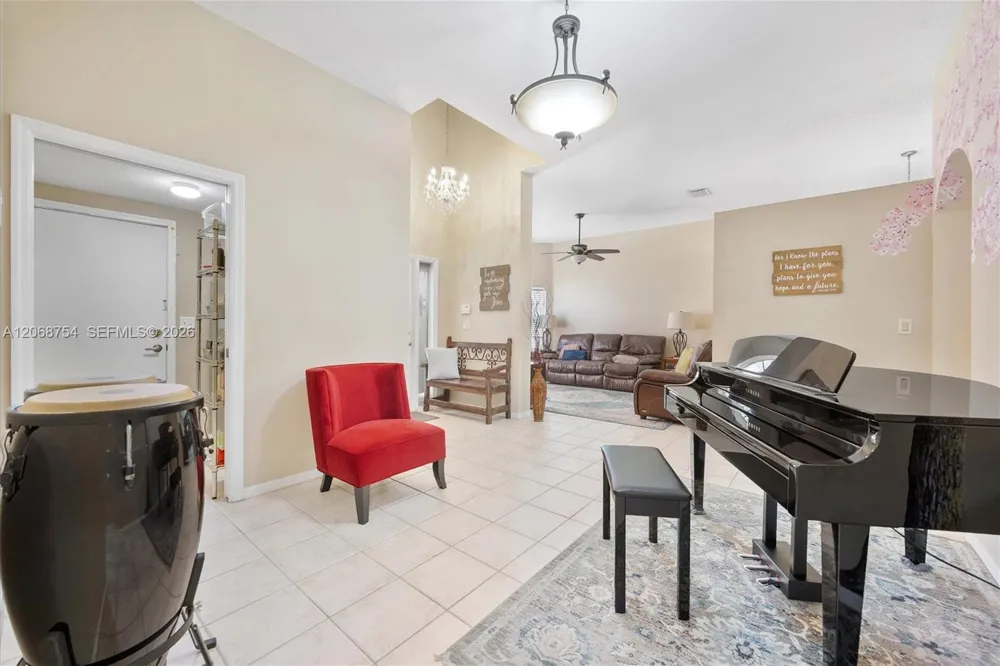2835 SE 4th Pl Homestead, FL 33033