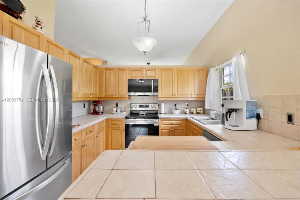 2835 SE 4th Pl Homestead, FL 33033