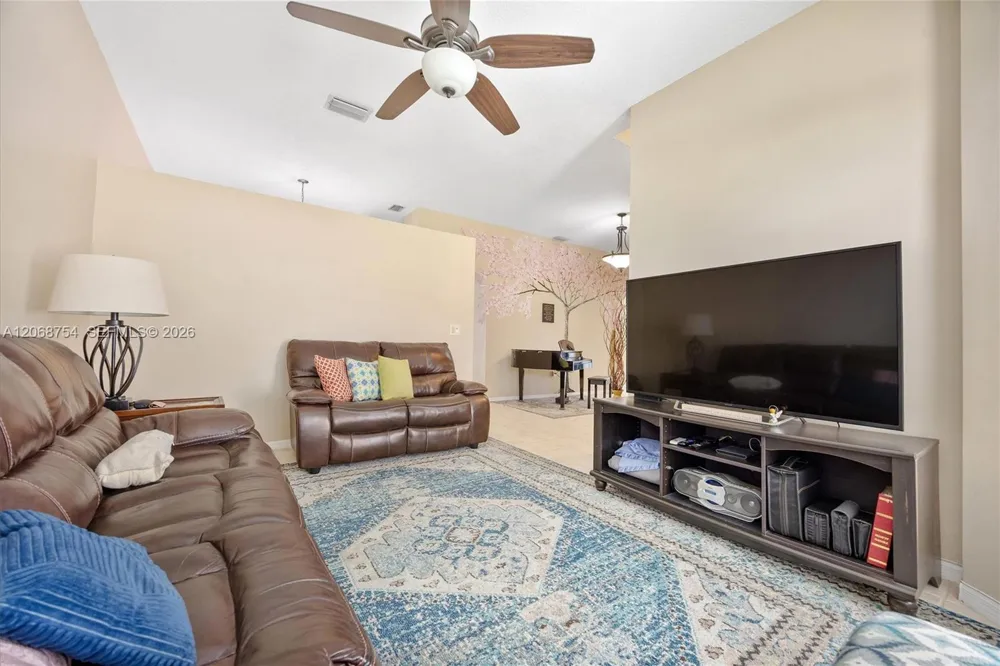 2835 SE 4th Pl Homestead, FL 33033