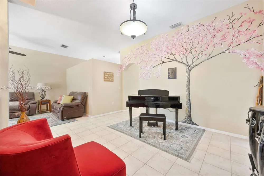 2835 SE 4th Pl Homestead, FL 33033