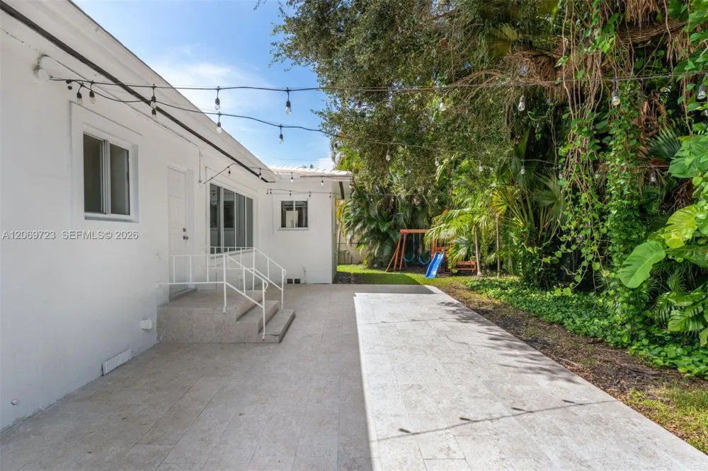 4724 Orduna Dr Coral Gables, FL 33146