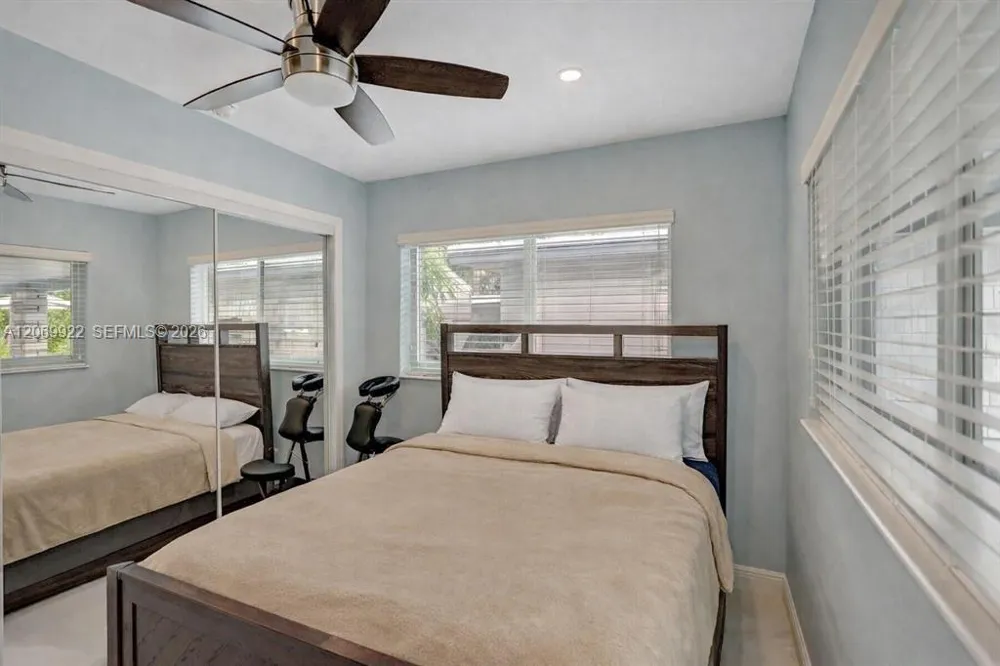 1580 NE 34th St Oakland Park, FL 33334