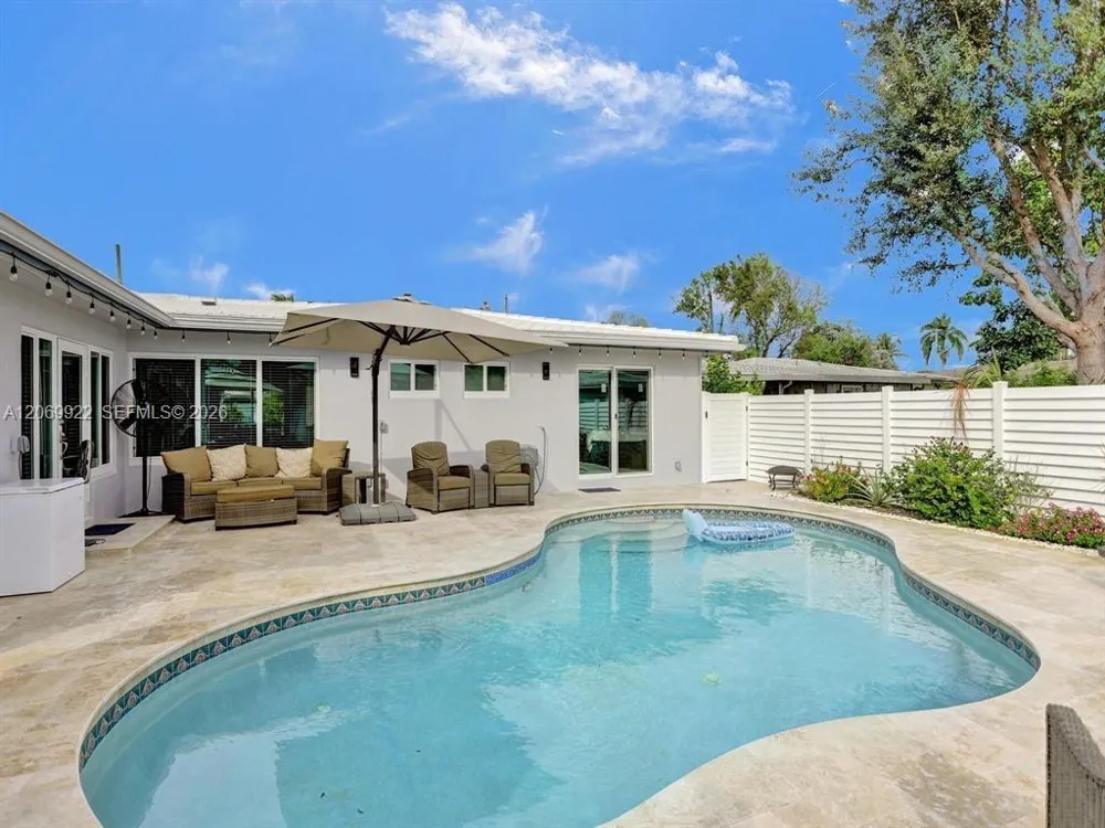 1580 NE 34th St Oakland Park, FL 33334