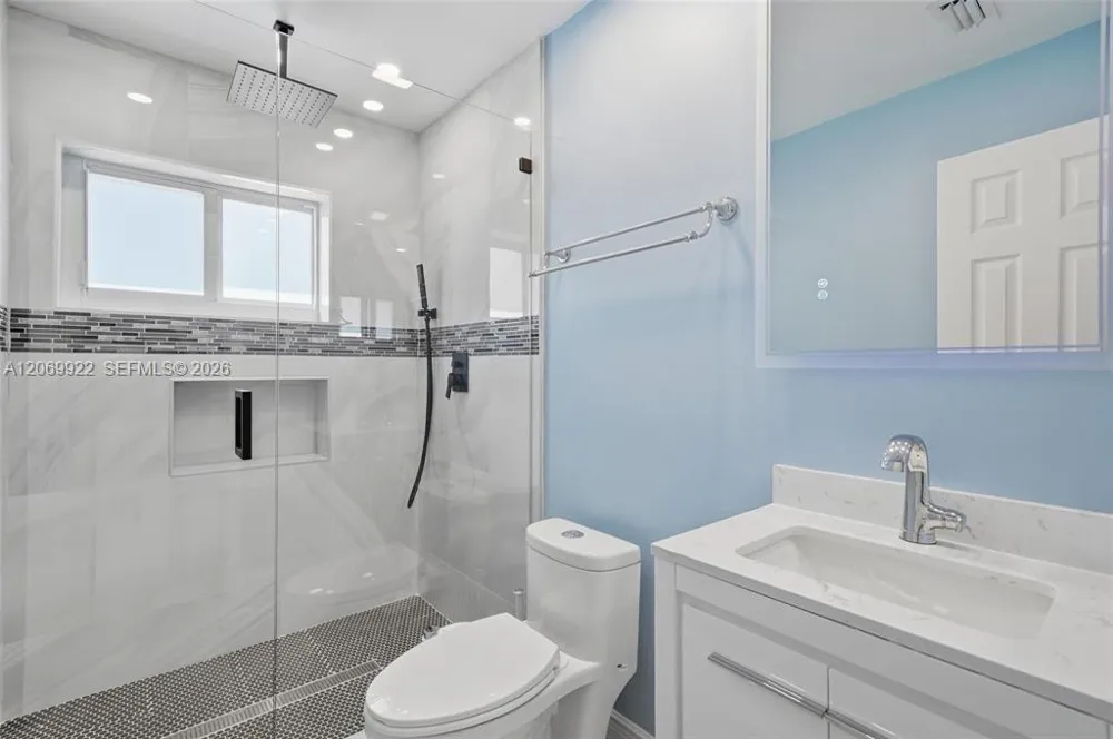1580 NE 34th St Oakland Park, FL 33334