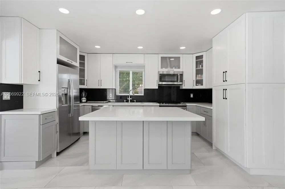 1580 NE 34th St Oakland Park, FL 33334