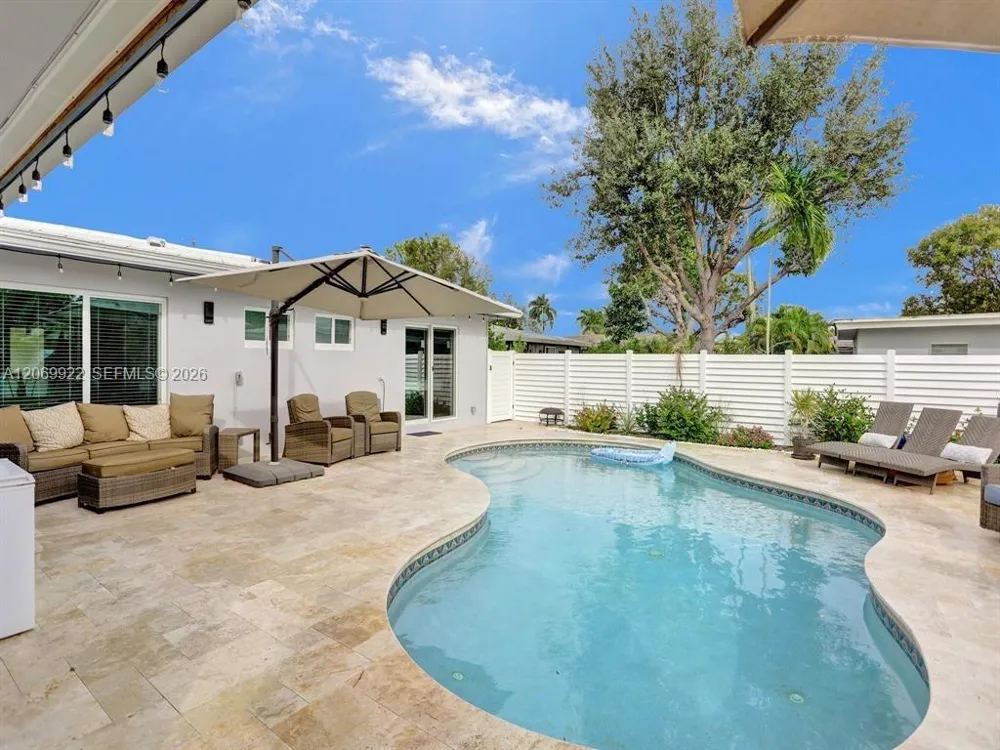 1580 NE 34th St Oakland Park, FL 33334