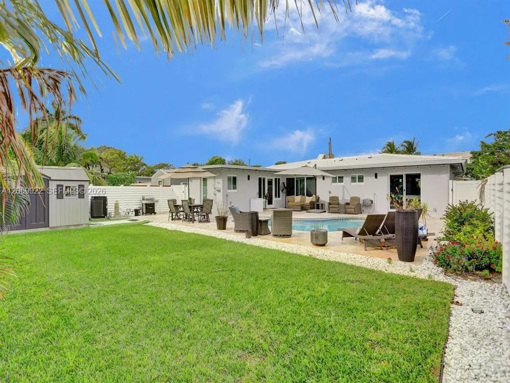 1580 NE 34th St Oakland Park, FL 33334