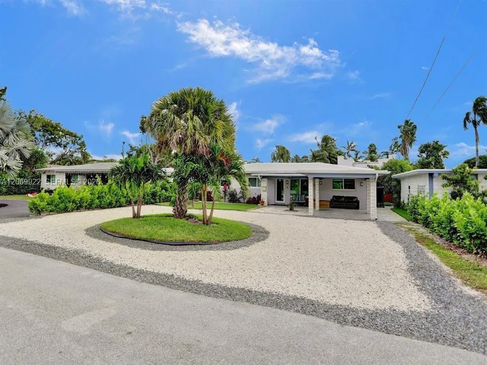 1580 NE 34th St Oakland Park, FL 33334