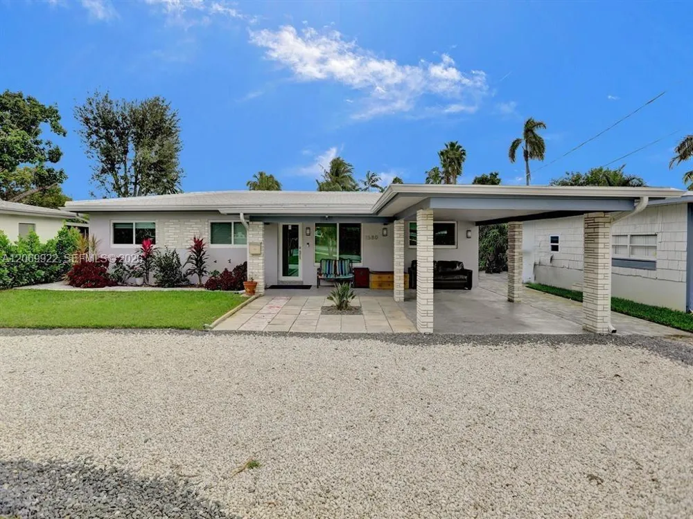 1580 NE 34th St Oakland Park, FL 33334