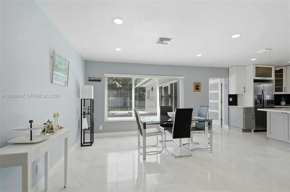 1580 NE 34th St Oakland Park, FL 33334
