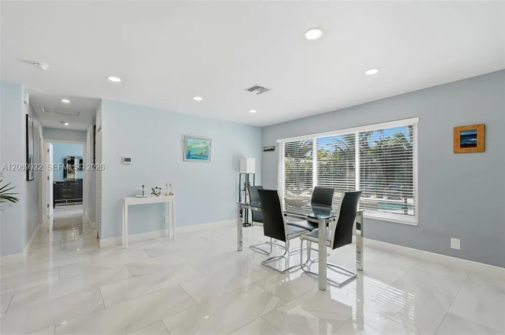1580 NE 34th St Oakland Park, FL 33334