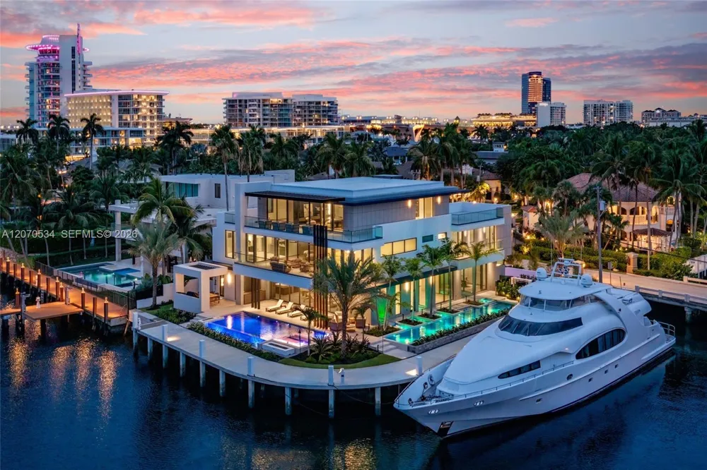 1400 W Lake Dr Fort Lauderdale, FL 33316