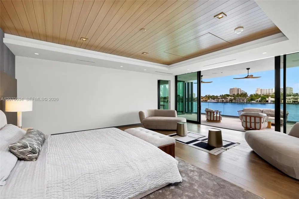 1400 W Lake Dr Fort Lauderdale, FL 33316