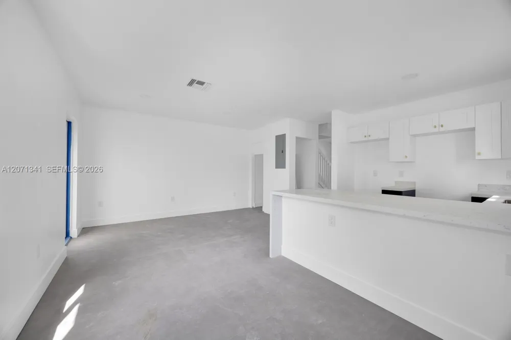 2770 NW 44 ST Miami, FL 33142