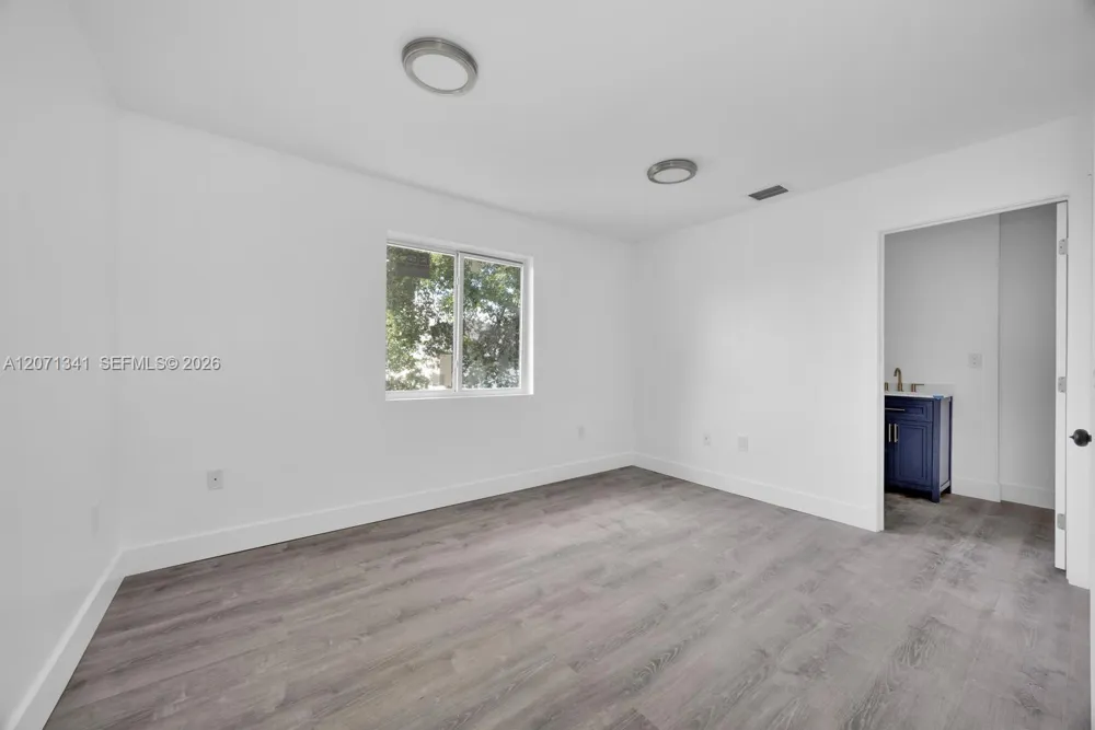 2770 NW 44 ST Miami, FL 33142