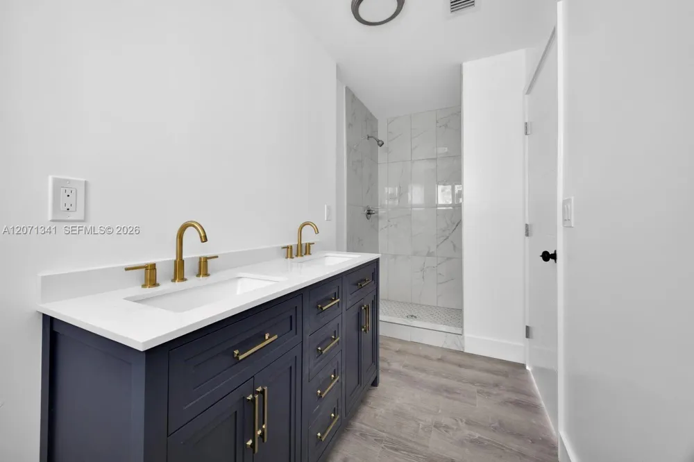 2770 NW 44 ST Miami, FL 33142