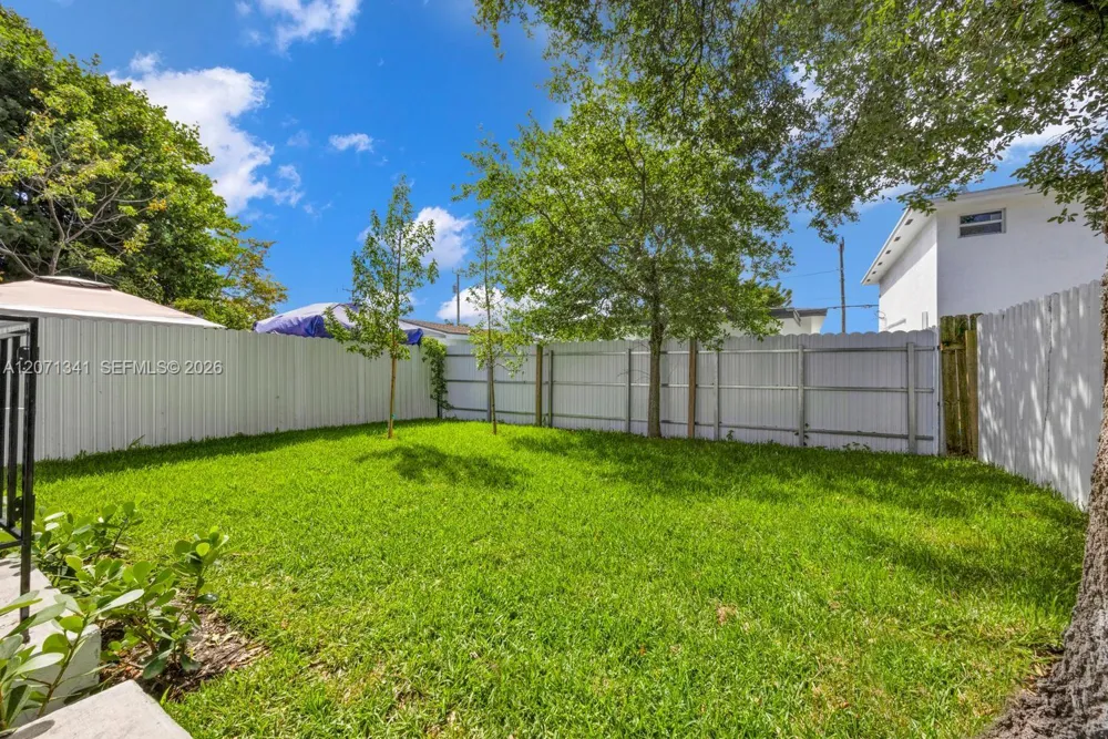 2770 NW 44 ST Miami, FL 33142