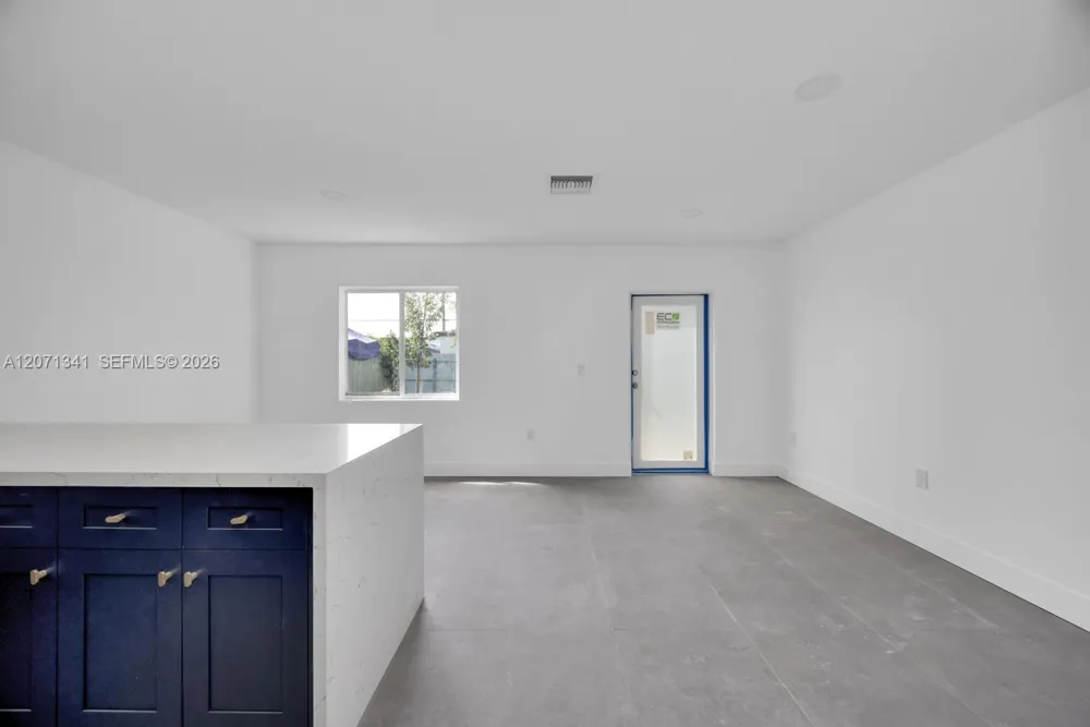 2770 NW 44 ST Miami, FL 33142