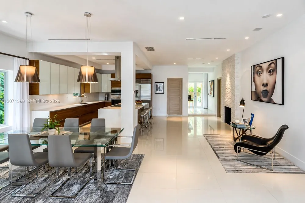 455 E Dilido Dr Miami Beach, FL 33139