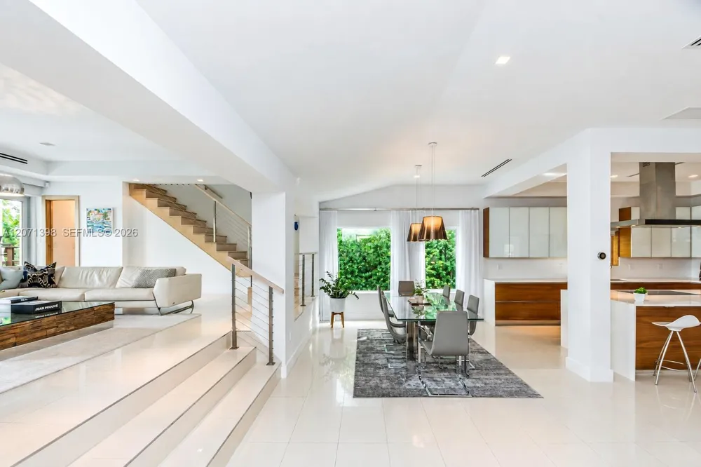 455 E Dilido Dr Miami Beach, FL 33139