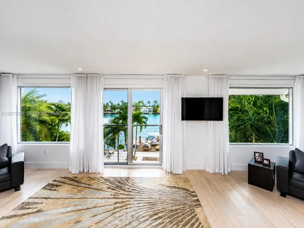 455 E Dilido Dr Miami Beach, FL 33139