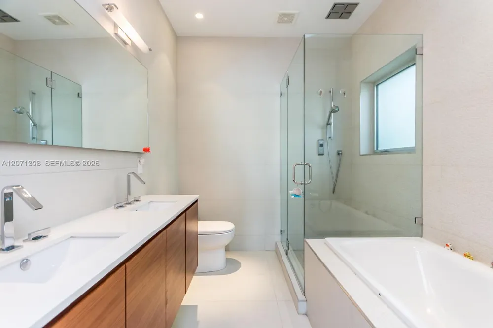 455 E Dilido Dr Miami Beach, FL 33139