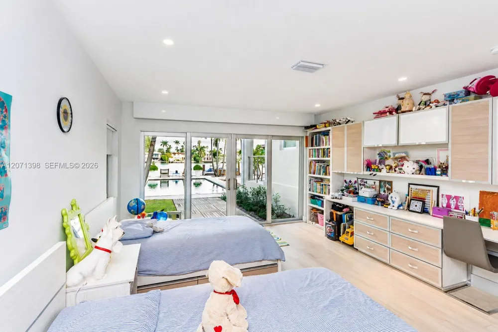 455 E Dilido Dr Miami Beach, FL 33139