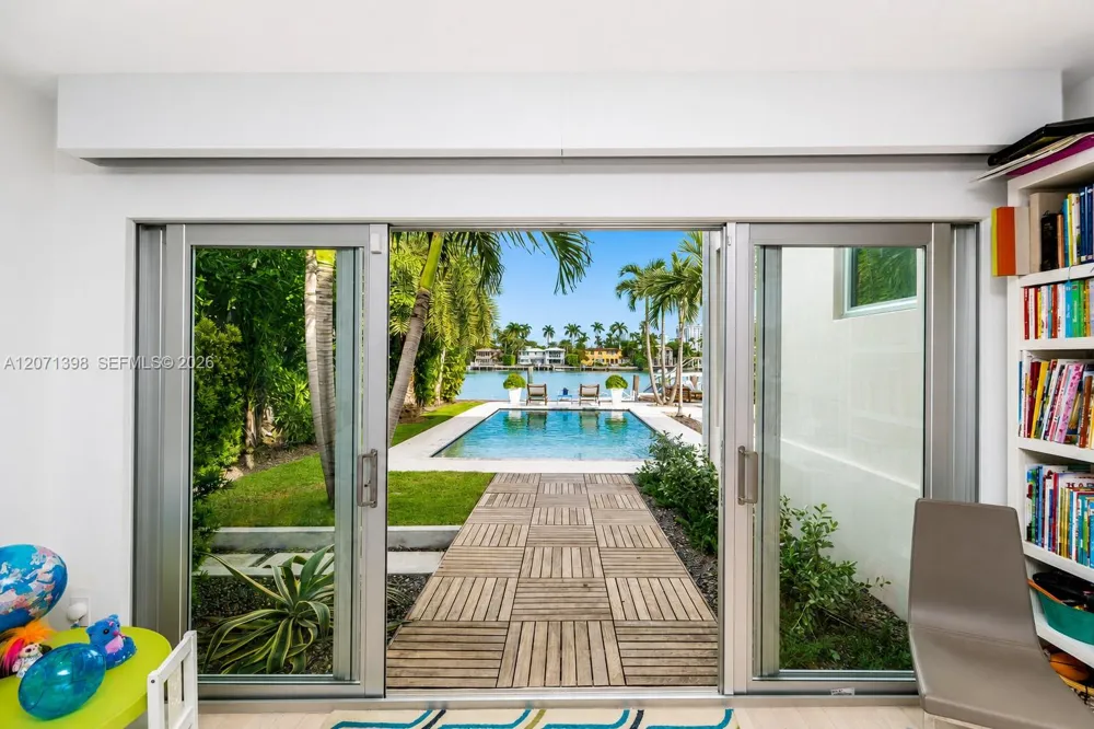 455 E Dilido Dr Miami Beach, FL 33139