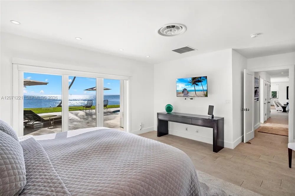 520 S Mashta Dr Key Biscayne, FL 33149