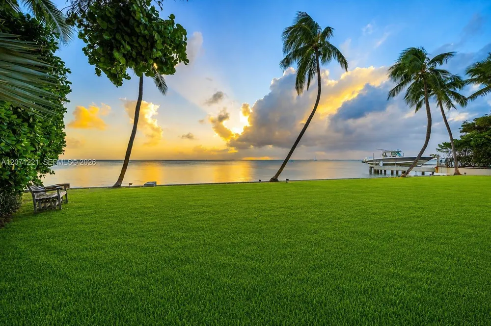 520 S Mashta Dr Key Biscayne, FL 33149