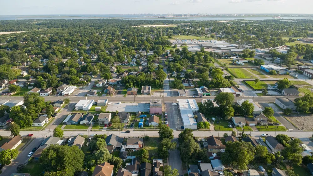 200 E Defee Avenue Baytown, TX 77520