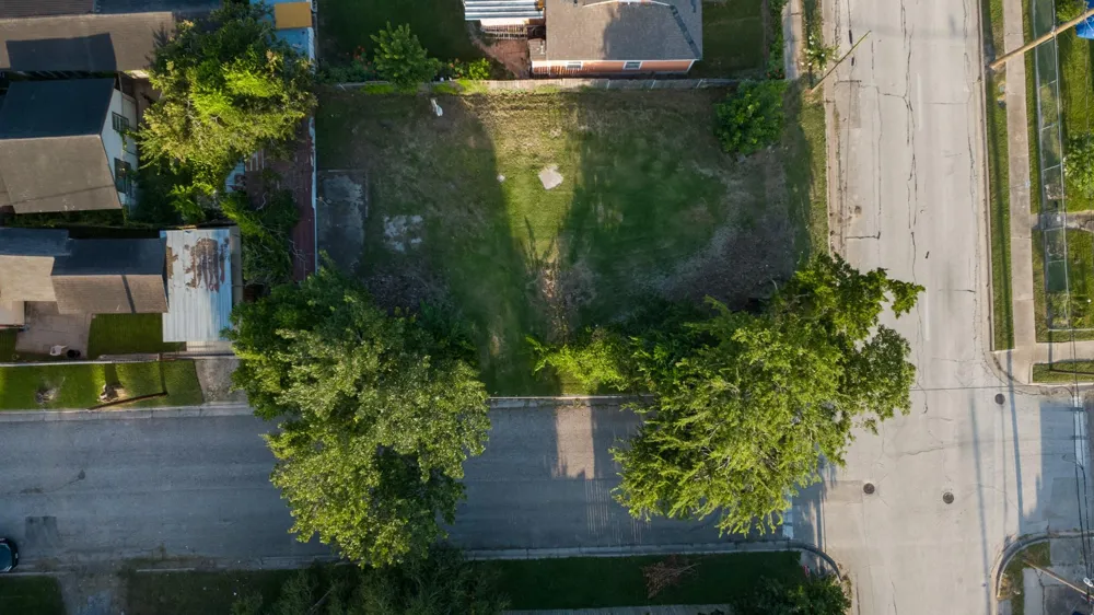 200 E Defee Avenue Baytown, TX 77520