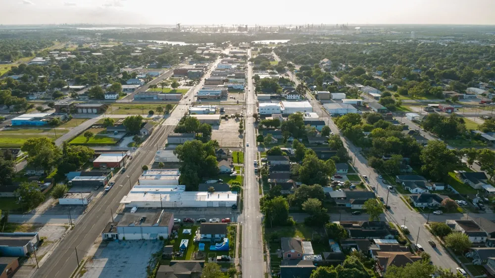 200 E Defee Avenue Baytown, TX 77520