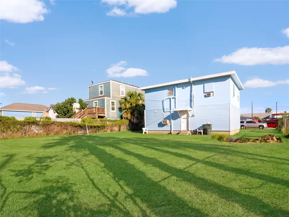 6004 Avenue T Galveston, TX 77551