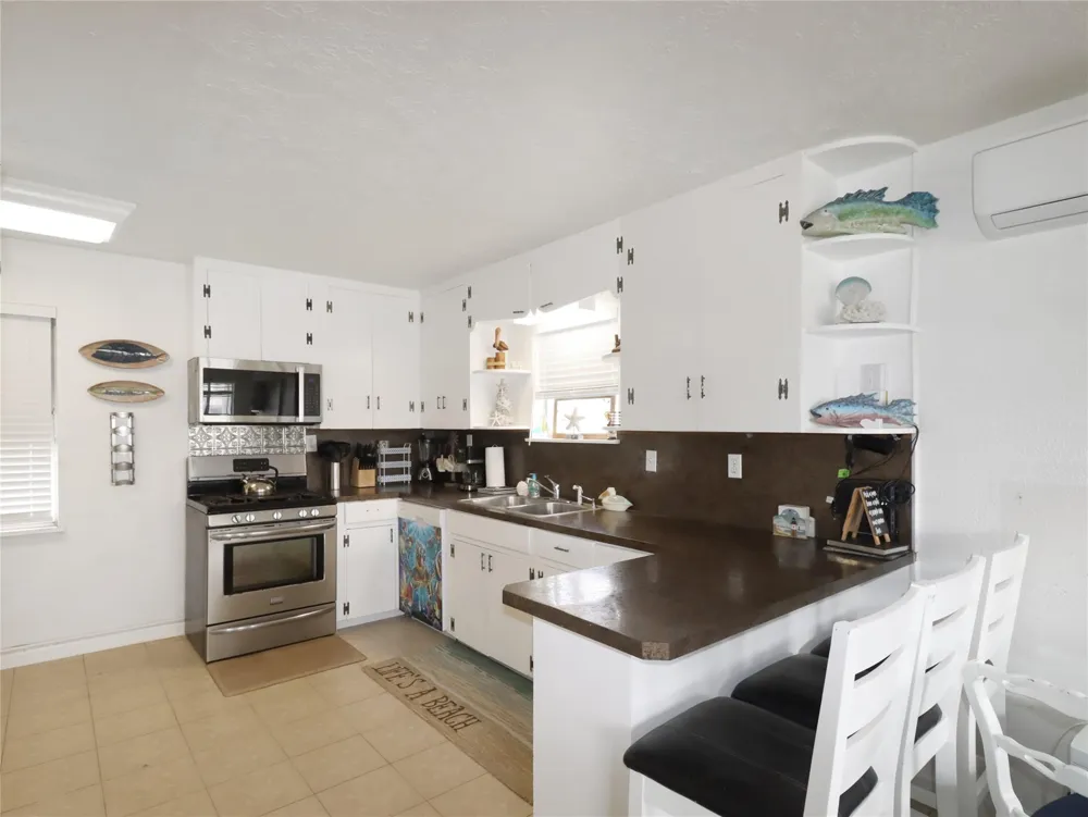 6004 Avenue T Galveston, TX 77551