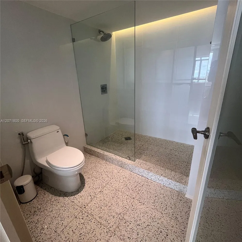881 Ocean Dr #18B Key Biscayne, FL 33149