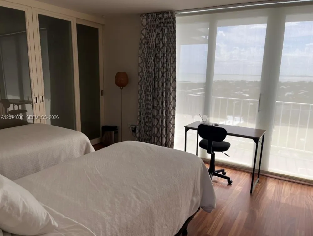 881 Ocean Dr #18B Key Biscayne, FL 33149