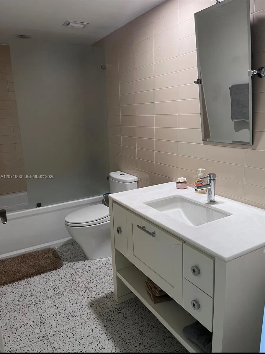 881 Ocean Dr #18B Key Biscayne, FL 33149