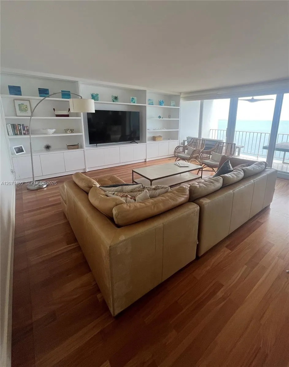 881 Ocean Dr #18B Key Biscayne, FL 33149