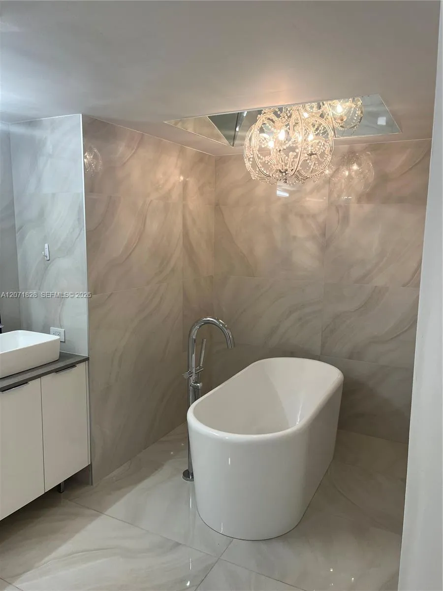 20191 E Country Club Dr #503 Aventura, FL 33180