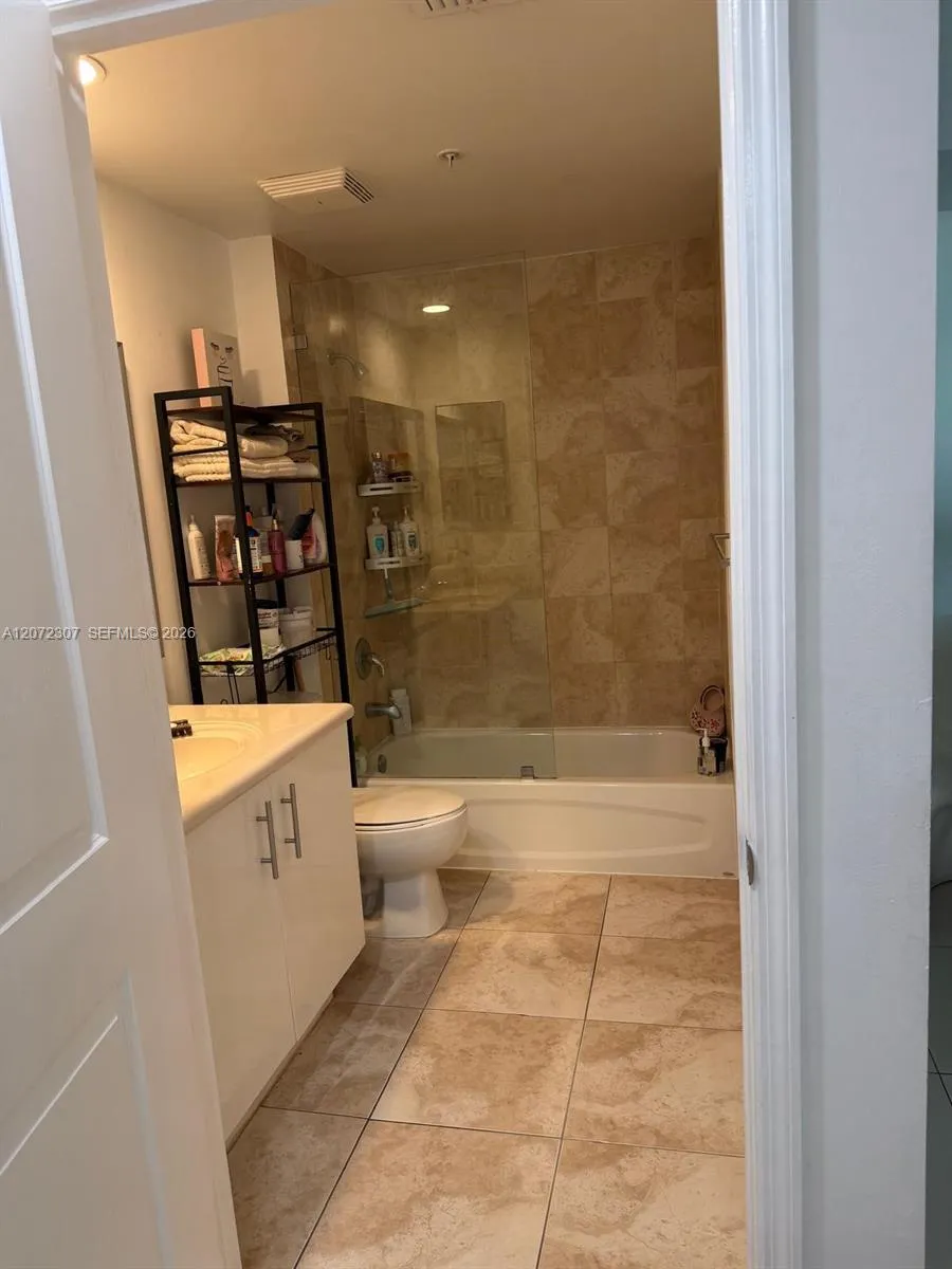 7900 Harbor Island Dr #505 North Bay Village, FL 33141