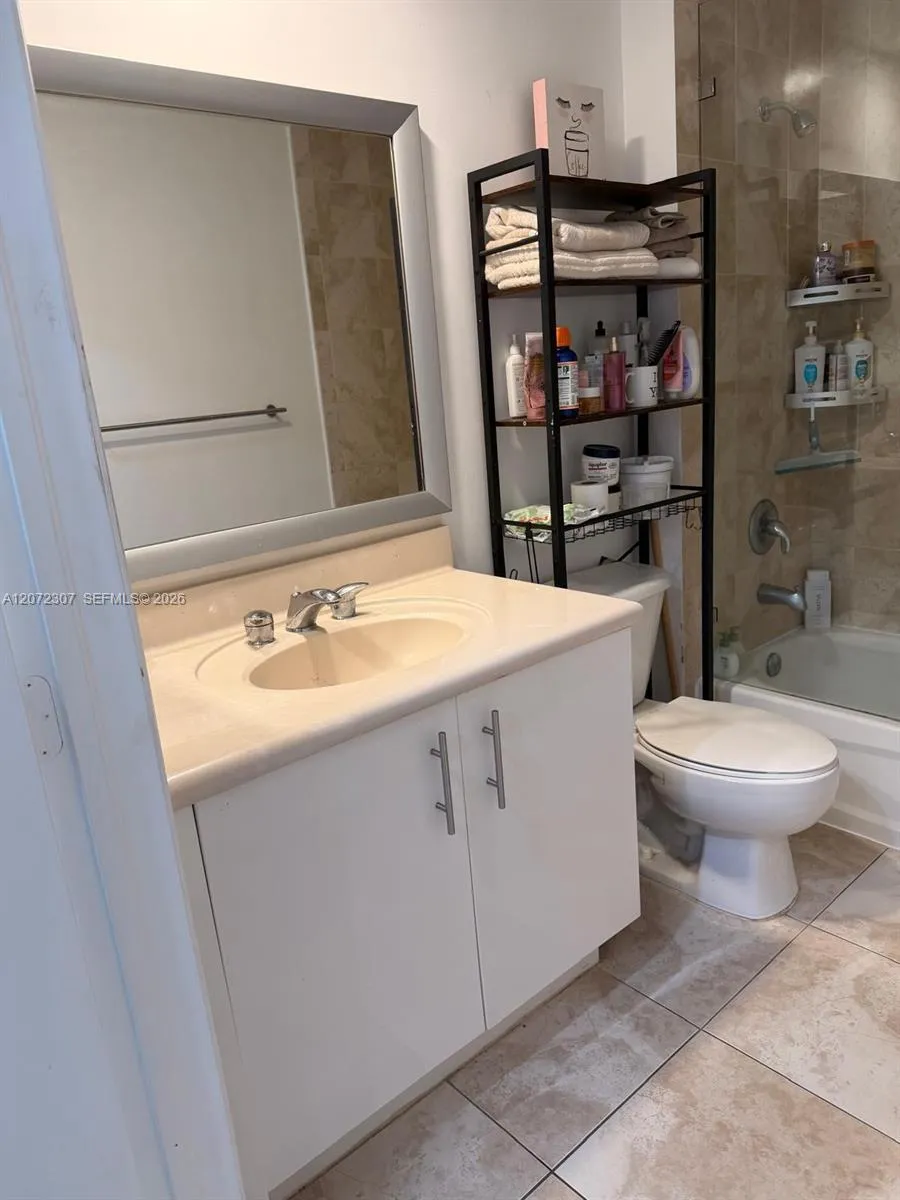 7900 Harbor Island Dr #505 North Bay Village, FL 33141