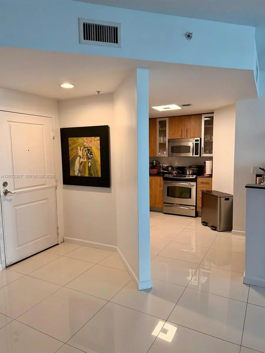 7900 Harbor Island Dr #505 North Bay Village, FL 33141