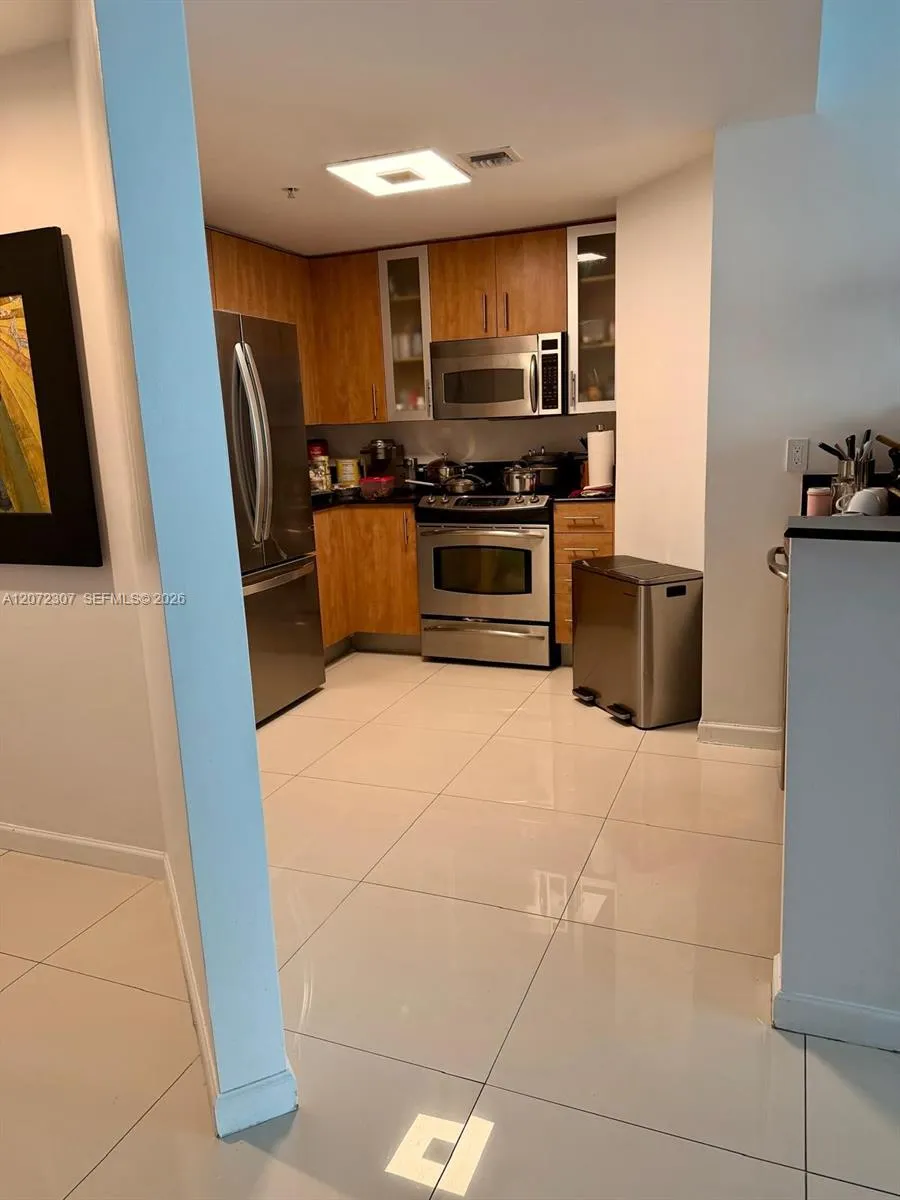 7900 Harbor Island Dr #505 North Bay Village, FL 33141