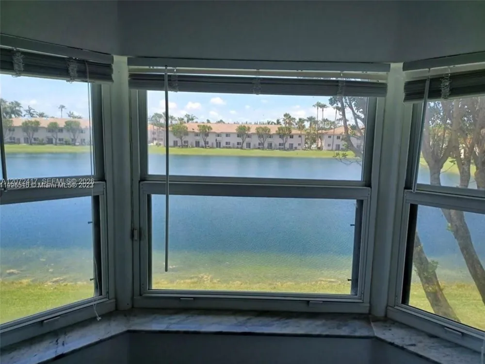 1270 SE 26th St #205 Homestead, FL 33035