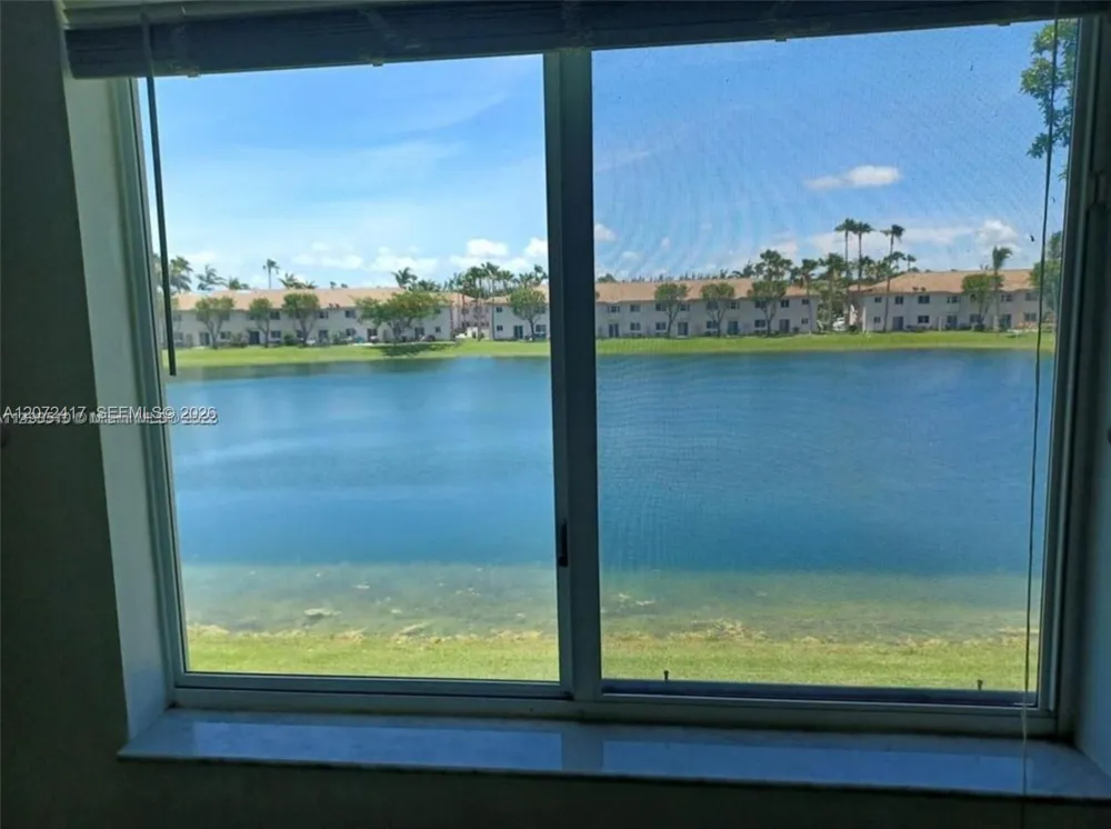 1270 SE 26th St #205 Homestead, FL 33035