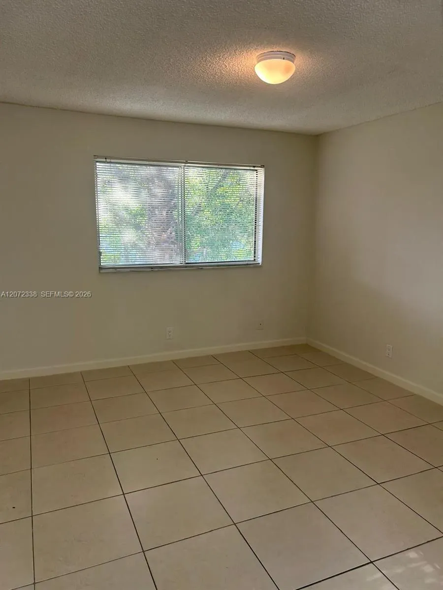 3480 Pinewalk Dr N #135 Margate, FL 33063