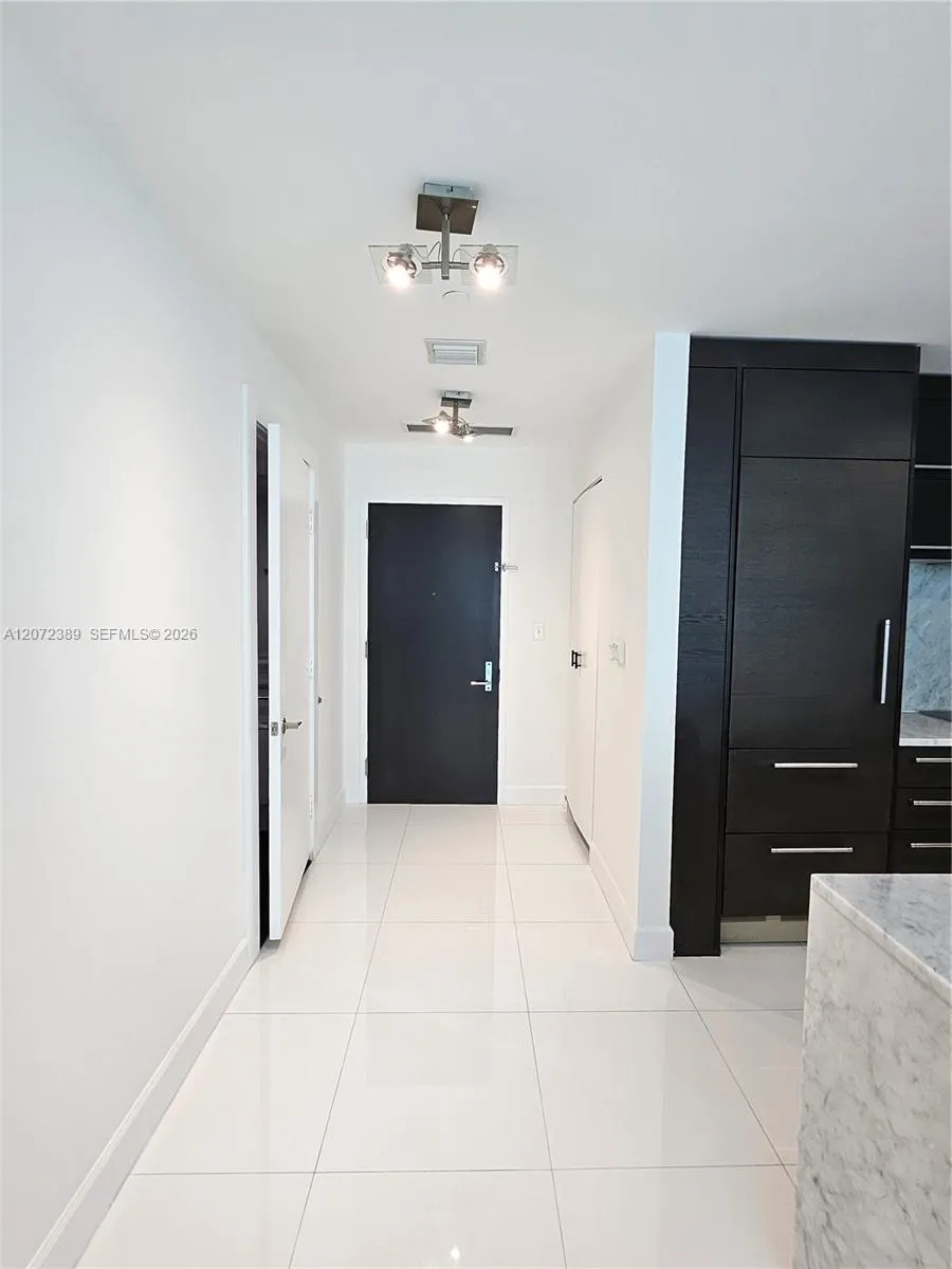 900 Biscayne Blvd #4210 Miami, FL 33132