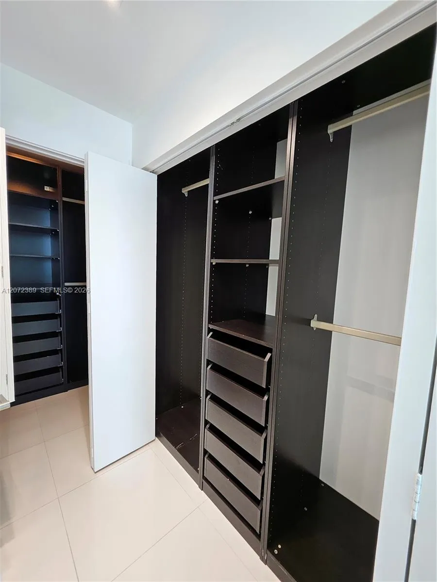 900 Biscayne Blvd #4210 Miami, FL 33132